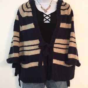 Democracy comfy Sweater Womans Size M